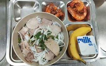 SỰ KIỆN “BỮA CƠM CÔNG ĐOÀN” – KỶ NIỆM 95 NĂM NGÀY THÀNH LẬP CÔNG ĐOÀN VIỆT NAM (13)
