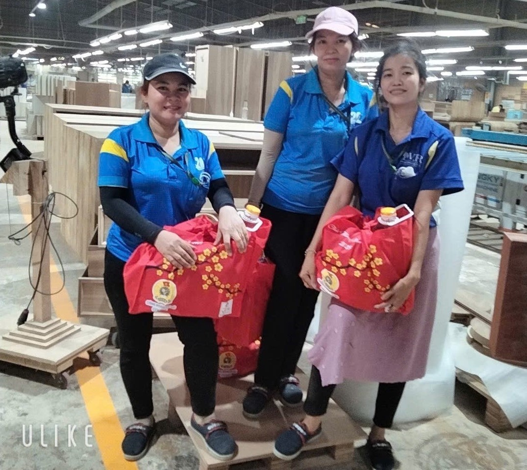 CÔNG ĐOÀN V.F.R TRAO TẶNG QUÀ TẾT NGUYÊN ĐÁN 2025 – GẮN KẾT YÊU THƯƠNG (9)
