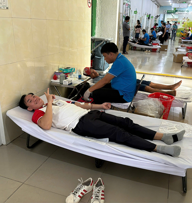 CÔNG NHÂN VIÊN V.F.R THAM GIA HIẾN MÁU TÌNH NGUYỆN TẠI BỆNH VIỆN HOÀN MỸ HẠNH PHÚC (9)