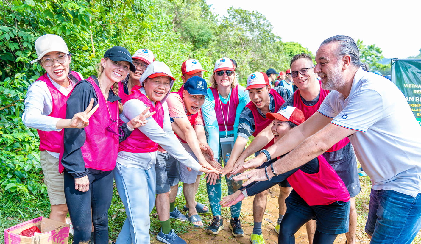 CHƯƠNG TRÌNH HỌP CẤP QUẢN LÍ QUÝ 3 NĂM 2025: “OWNERSHIP MAKES ACHIEVEMENT COLLABORATION MAKES EXCELLENCE ” TẠI TÀ LÀI (9)