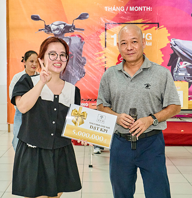 V.F.R TỔ CHỨC CHƯƠNG TRÌNH RÚT THĂM MAY MẮN MỪNG HOÀN THÀNH CHỈ TIÊU THÁNG 3/2025 (9)