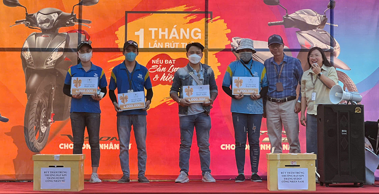 V.F.R TỔ CHỨC CHƯƠNG TRÌNH RÚT THĂM MAY MẮN MỪNG HOÀN THÀNH CHỈ TIÊU THÁNG 3/2025 (15)