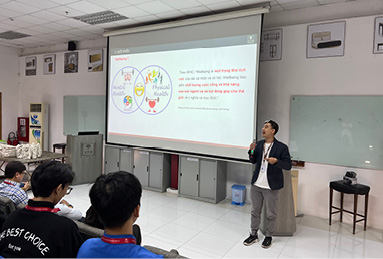 SINH VIÊN ĐẠI HỌC CÔNG NGHIỆP THAM QUAN V.F.R – TRẢI NGHIỆM MÔI TRƯỜNG LÀM VIỆC & PHÚC LỢI TOÀN DIỆN (15)