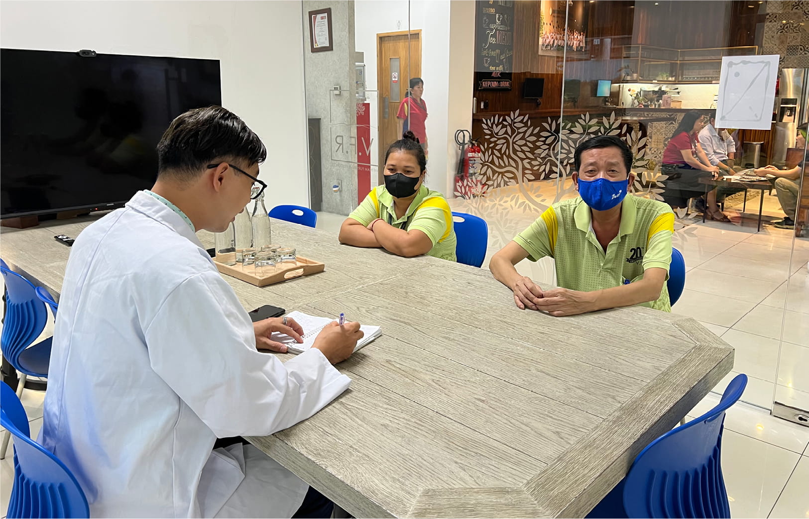 TƯ VẤN SỨC KHỎE CÙNG BÁC SĨ TÂN: HỖ TRỢ CÔNG NHÂN CẢI THIỆN BỆNH CAO HUYẾT ÁP (3)