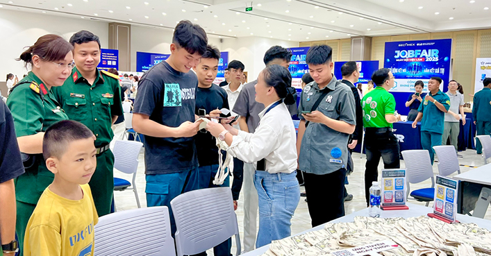 V.F.R TẠI NGÀY HỘI VIỆC LÀM 2025 – CHỦ ĐỘNG KẾT NỐI, GẮN KẾT GIÁ TRỊ (19)
