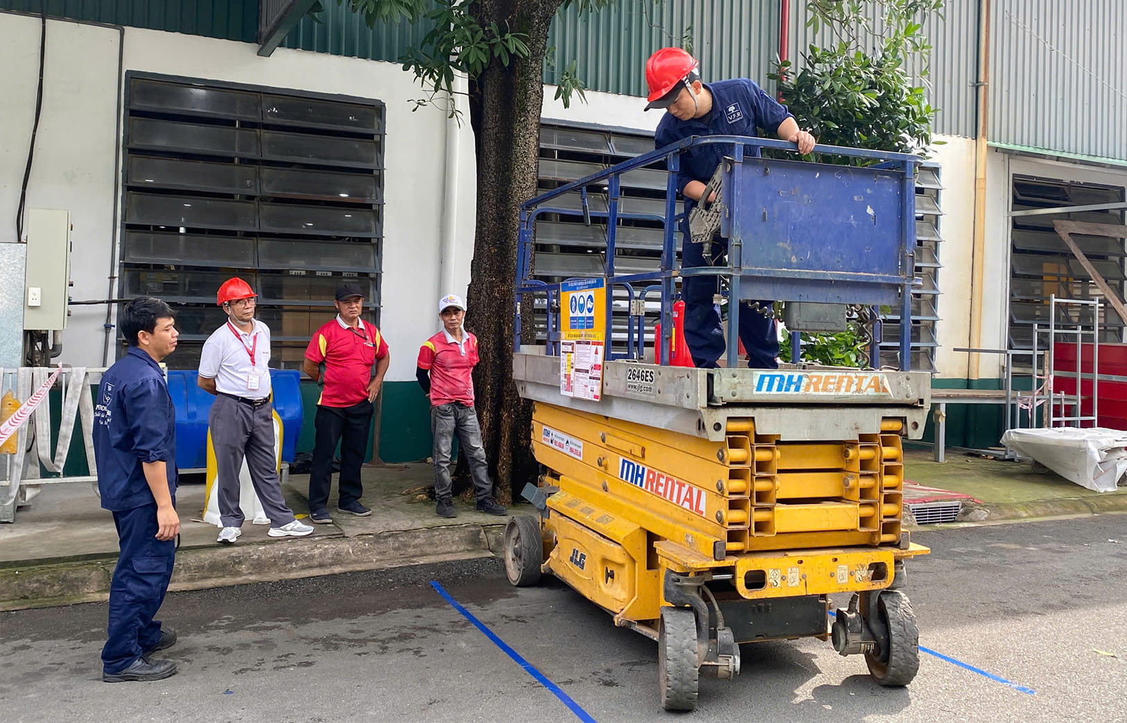 Khóa học vận hành xe nâng người - Nâng cao kỹ năng, đảm bảo an toàn