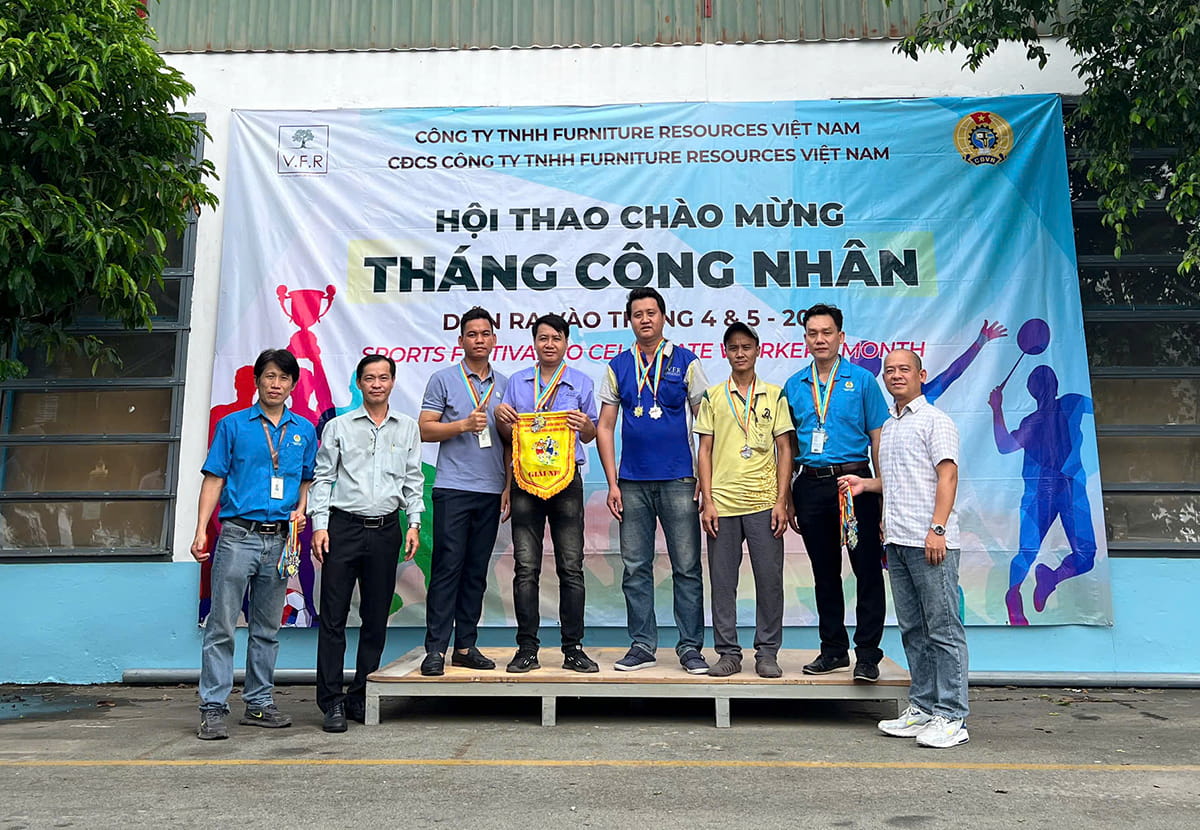 LĐLĐ ĐỒNG HÀNH CÙNG V.F.R TRONG THÁNG CÔNG NHÂN 2025: TRAO GIẢI HỘI THAO & LAN TỎA YÊU THƯƠNG (3)