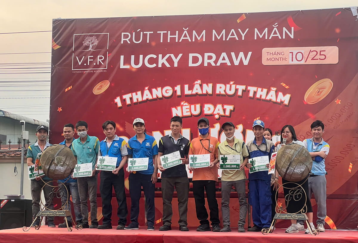 V.F.R TỔ CHỨC BỐC THĂM MAY MẮN CHO TOÀN THỂ CÔNG NHÂN VIÊN THƯỞNG ĐẠT CHỈ TIÊU THÁNG 10/2025 (13)