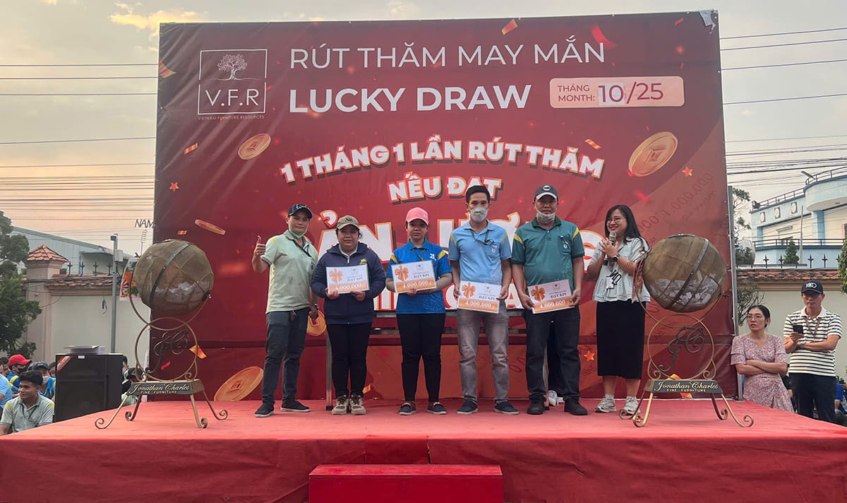 V.F.R TỔ CHỨC BỐC THĂM MAY MẮN CHO TOÀN THỂ CÔNG NHÂN VIÊN THƯỞNG ĐẠT CHỈ TIÊU THÁNG 10/2025 (17)