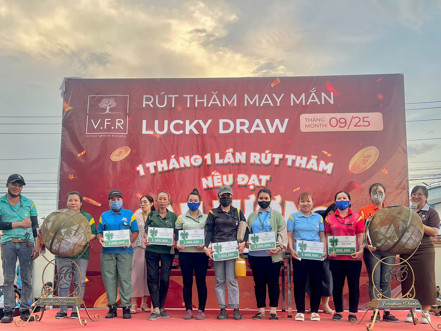 V.F.R TỔ CHỨC BỐC THĂM MAY MẮN CHO TOÀN THỂ CÔNG NHÂN VIÊN SAU KHI ĐẠT CHỈ TIÊU THÁNG 9/2025 (11)