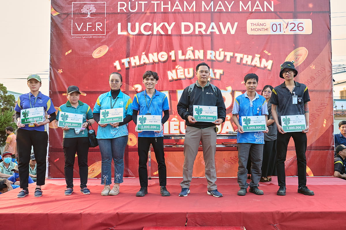 NIỀM VUI ĐẦU NĂM TẠI V.F.R: QUAY SỐ MAY MẮN DÀNH CHO CÔNG NHÂN VÀ NHÂN VIÊN (31)