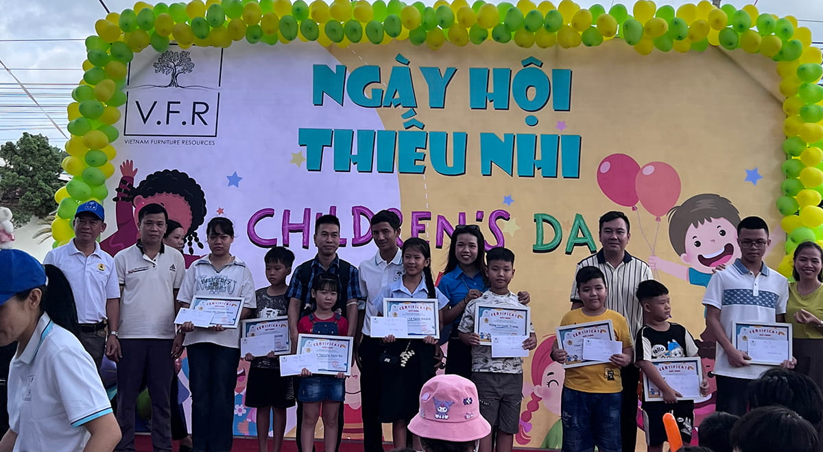 NỤ CƯỜI TRẺ THƠ LUÔN LÀ MÓN QUÀ VÔ GIÁ (17)