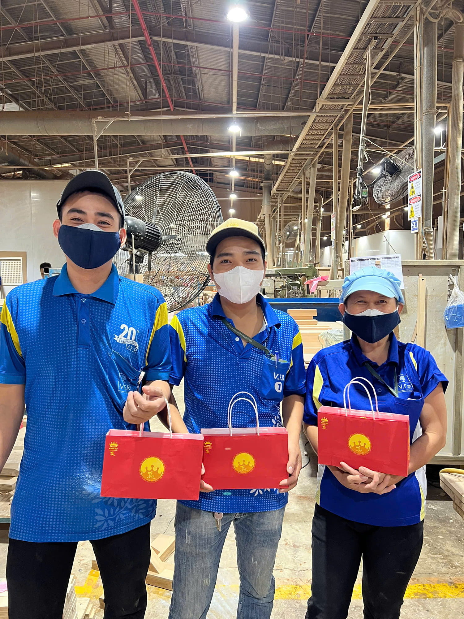 CÔNG TY VFR TRAO TẶNG 2.500 PHẦN QUÀ TRUNG THU CHO CÔNG NHÂN, NGƯỜI LAO ĐỘNG (17)