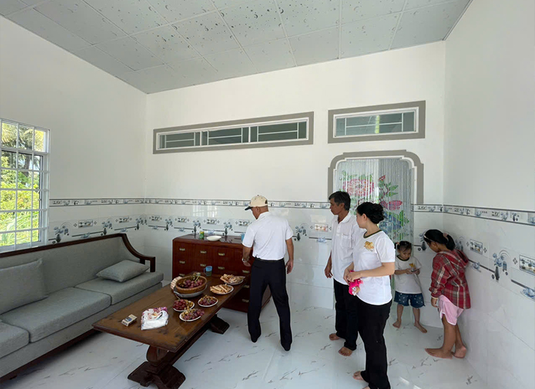 TỪ MẤT MÁT ĐẾN MÁI ẤM MỚI – V.F.R ĐỒNG HÀNH CÙNG NGƯỜI LAO ĐỘNG SAU SỰ CỐ HỎA HOẠN (7)