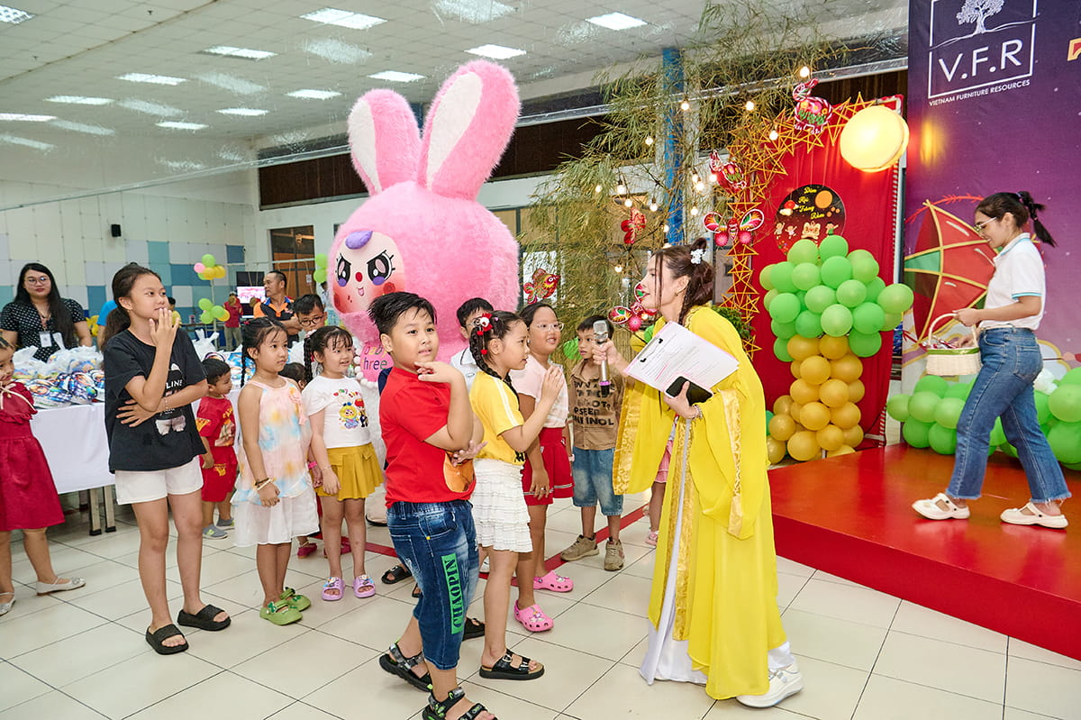 SỐNG MÃI NHỮNG KÝ ỨC “NGÀY HỘI TRĂNG RẰM V.F.R” (9)