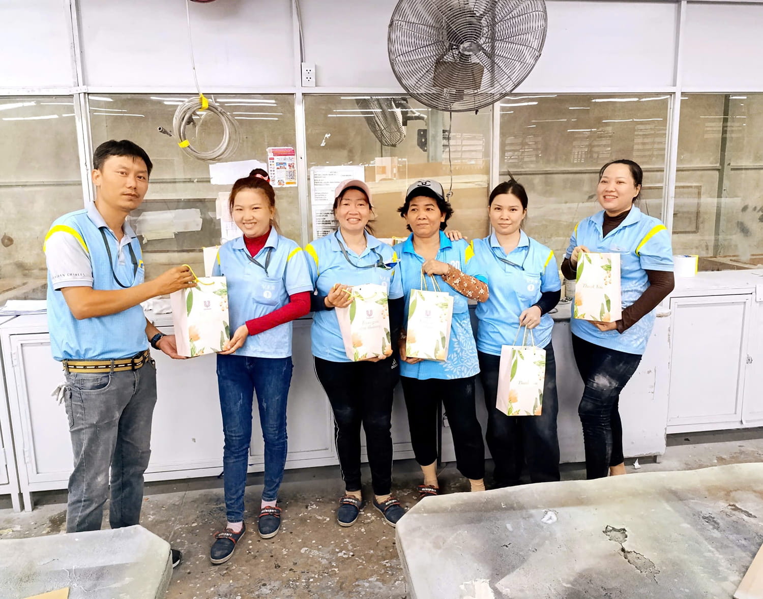 CÔNG ĐOÀN CƠ SỞ V.F.R GỬI NHỮNG PHẦN QUÀ THIẾT THỰC GỬI ĐẾN CHỊ EM NHÂN NGÀY 8/3 (9)