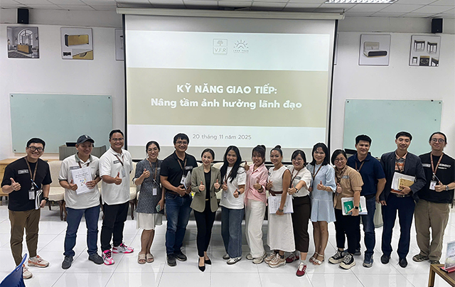 CHƯƠNG TRÌNH ĐÀO TẠO QUẢN LÝ CẤP TRUNG: CHỦ ĐỀ 3 – “KỸ NĂNG GIAO TIẾP: NÂNG TẦM ẢNH HƯỞNG LÃNH ĐẠO”