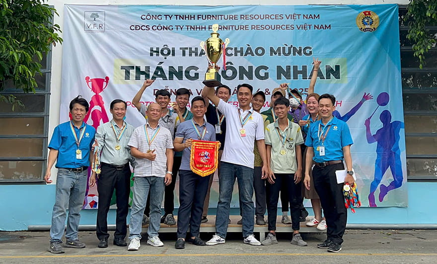 LĐLĐ ĐỒNG HÀNH CÙNG V.F.R TRONG THÁNG CÔNG NHÂN 2025: TRAO GIẢI HỘI THAO & LAN TỎA YÊU THƯƠNG